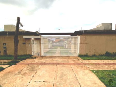 Casa-Térrea-Condomínio em Coronel Antonino
