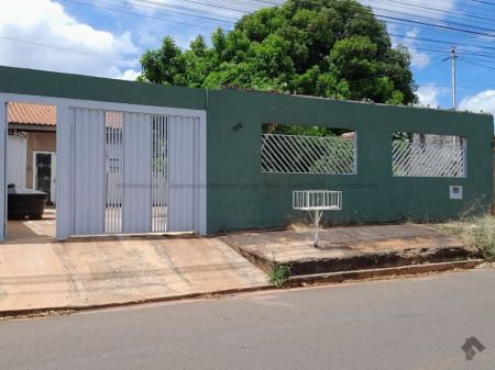 Casa-Térrea em Aero Rancho