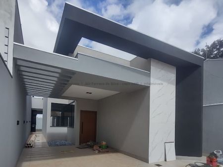 Casa-Térrea em Jardim Itatiaia