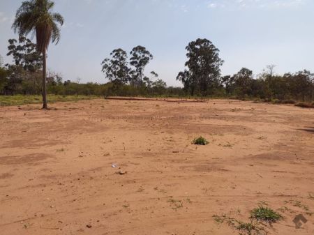 Terreno em Jardim Veraneio