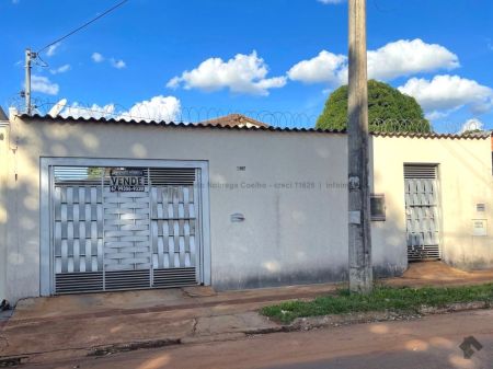 Casa-Térrea em Jardim Centro Oeste