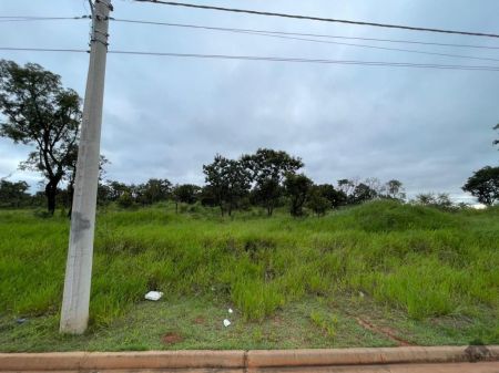 Terreno em Jardim Veraneio