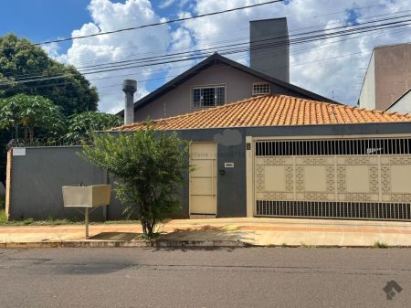 Casa-Térrea em Vila do Polonês