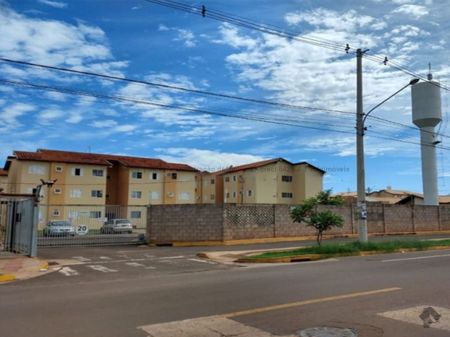 Apartamento em Jardim Centenário