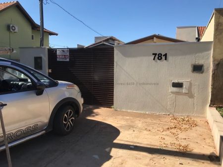 Casa-Térrea em Centro