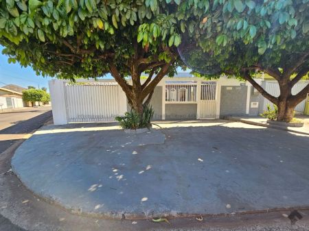 Casa-Térrea em Caiçara