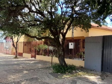 Casa-Térrea em Vila Donária