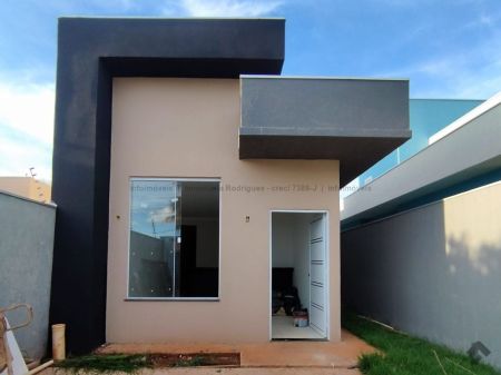 Casa-Térrea em Aero Rancho