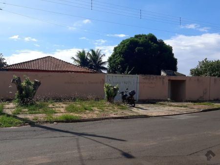 Casa-Térrea em Santo Antônio