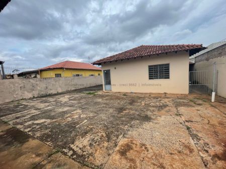 Casa-Térrea em Vila Planalto