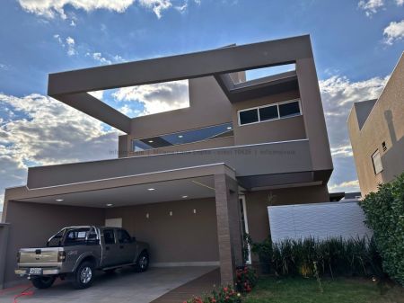 Sobrado-Condomínio em Residencial Alphaville II