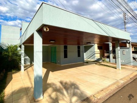 Casa-Térrea-Condomínio em Coophamat