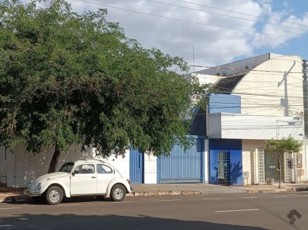 Casa Comercial em Centro