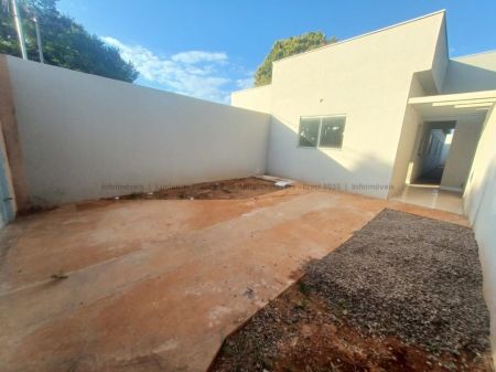 Casa-Térrea em Aero Rancho