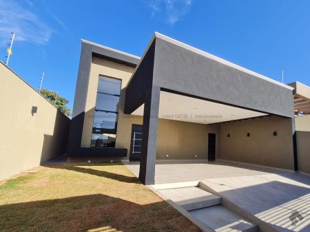 Casa-Térrea em Loteamento Praia da Urca