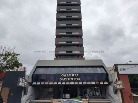 Sala / Salão / Loja em Centro