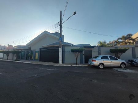 Casa-Térrea em Tayamã Park
