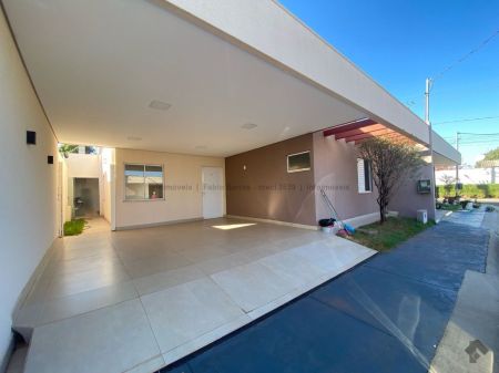 Casa-Térrea-Condomínio em Tijuca