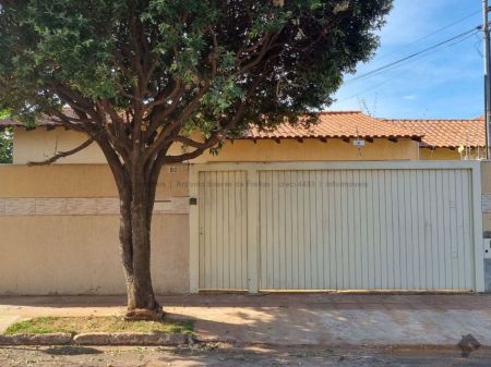 Casa Comercial em Vila Palmira