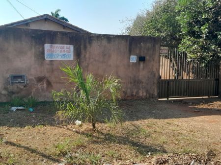 Casa-Térrea em Vila Aimoré
