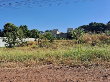 Área em Jardim Monte Alegre