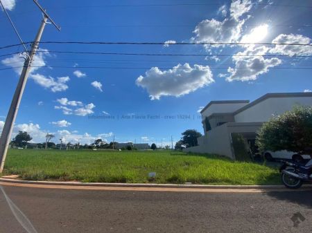 Terreno-Condomínio em Residencial Shalom