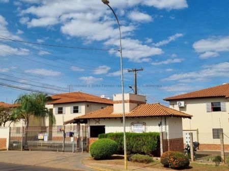 Apartamento em Jardim Veraneio