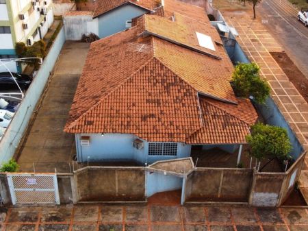 Casa-Térrea em Vila Sobrinho