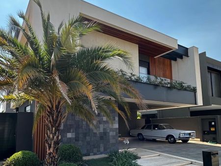 Sobrado-Condomínio em Residencial Alphaville