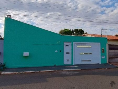 Casa-Térrea em Caiçara