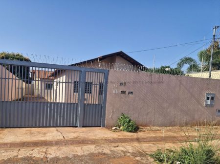 Casa-Térrea em Vila Santa Branca