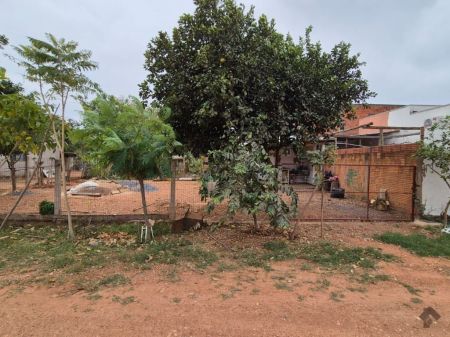 Casa-Térrea em Jardim Formoso