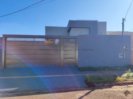 Casa-Térrea em Vival dos Ipês