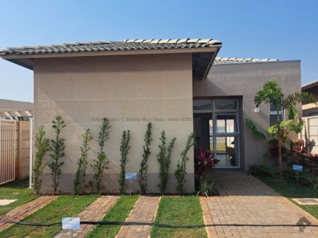 Casa-Térrea-Condomínio em Jardim Montevidéu