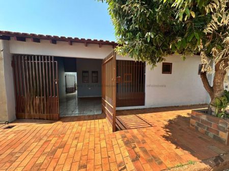 Casa-Térrea em Aero Rancho
