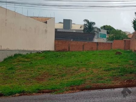 Terreno em Vila Nasser
