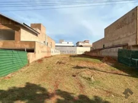 Terreno-Condomínio em Terras Alpha
