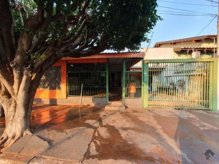 Casa-Térrea em Monte Castelo