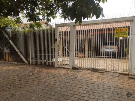 Casa-Térrea em Vila Célia
