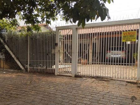 Casa-Térrea em Vila Célia