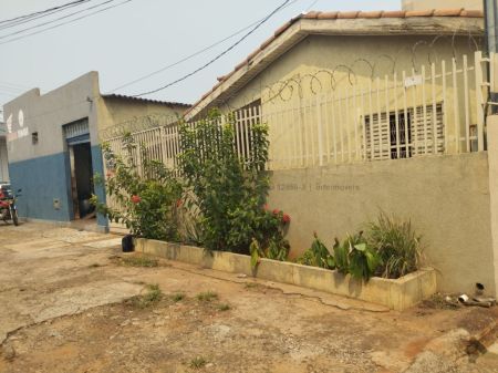 Casa Comercial em Vila Glória