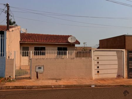 Casa-Térrea em Aero Rancho
