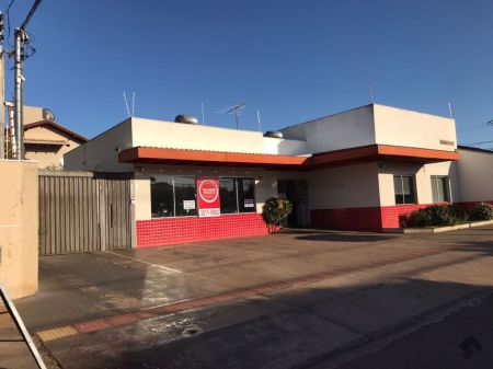 Casa Comercial em Vila Sobrinho
