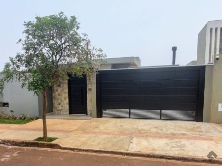 Casa-Térrea em Vila do Polonês