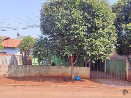 Casa-Térrea em Pé de Cedro