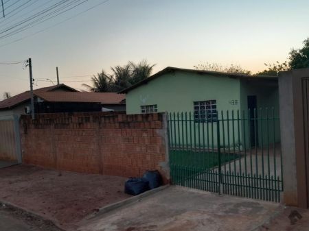 Casa-Térrea em Pé de Cedro
