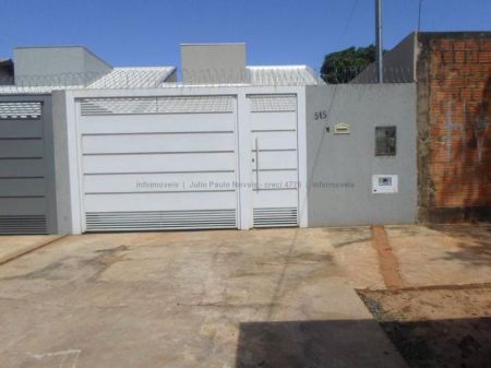 Casa-Térrea em Aero Rancho