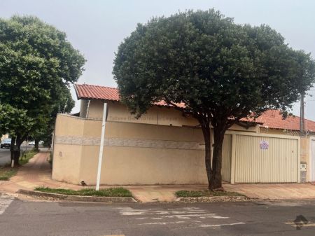 Casa Comercial em Vila Palmira
