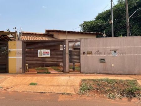 Casa-Térrea em Vila Vilas Boas