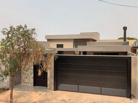 Casa-Térrea em Vila do Polonês